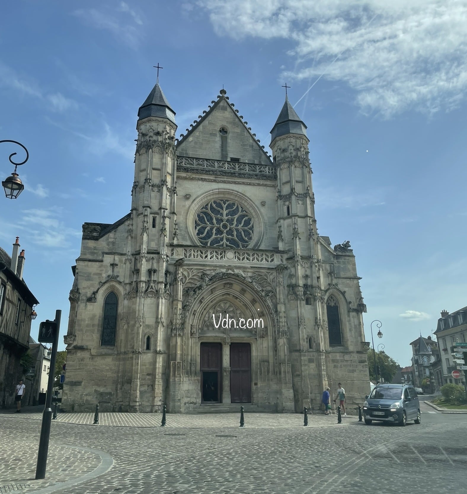 église saint antoine compiègne proche d'appartements neufs en vente