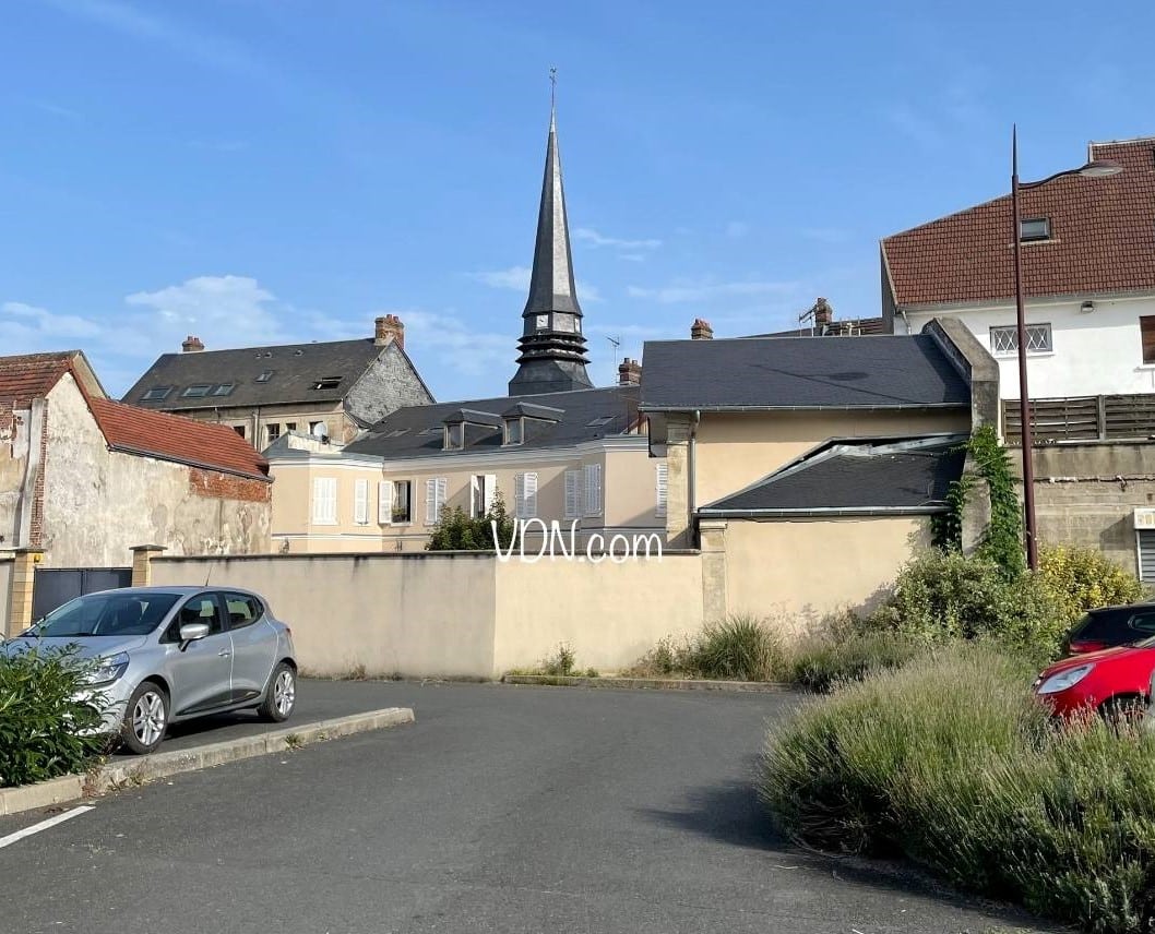vue sur église de méru