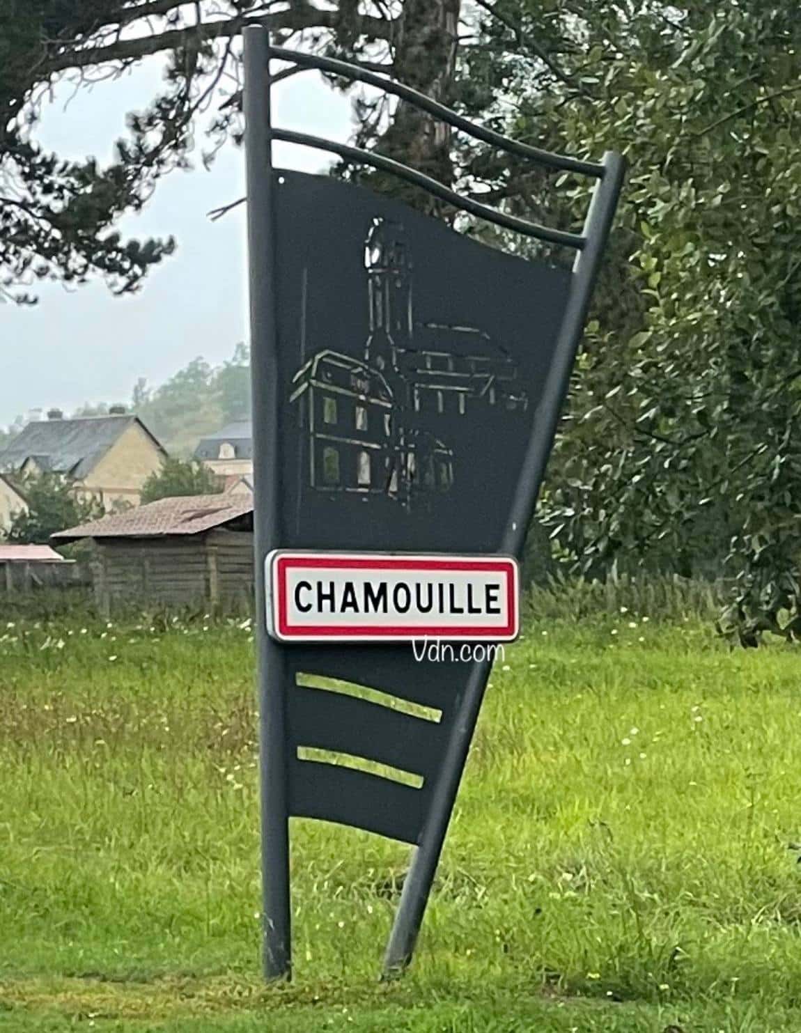 panneau routier entrée ville Chamouille