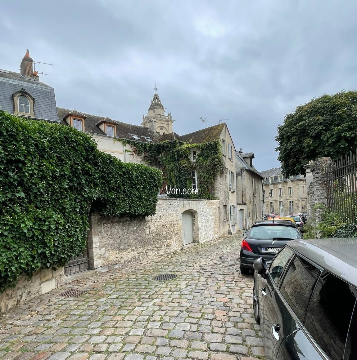 rue de pavés à Senlis