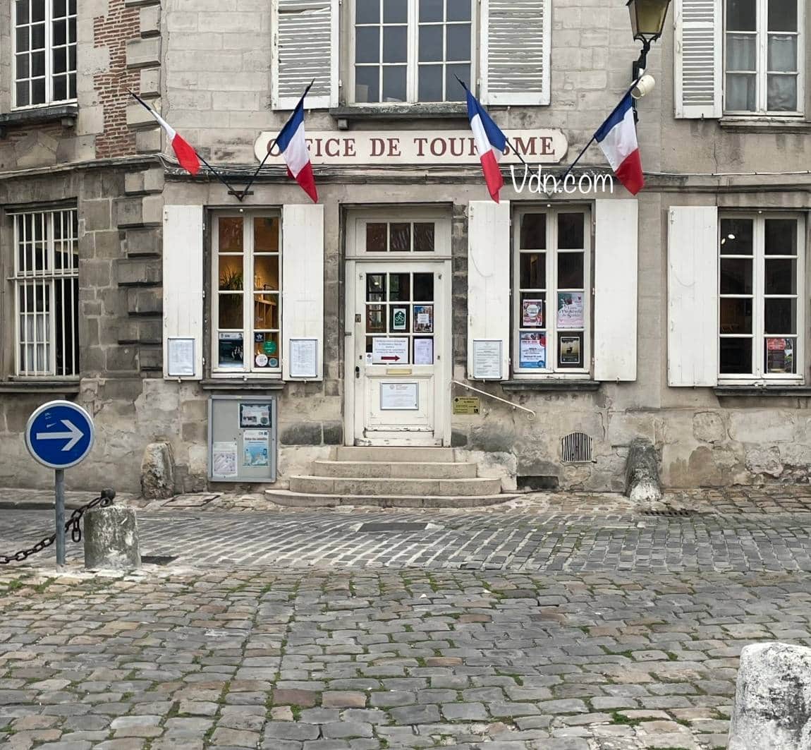 senlis office de toursime proche des appartements neufs en vente